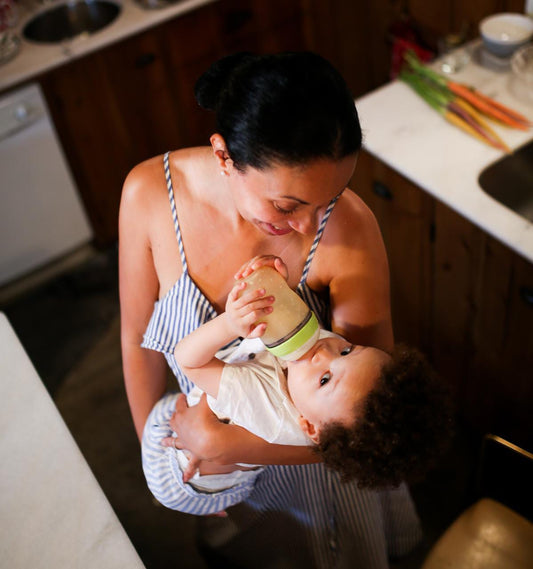 5 key points when making the shift from breastfeeding to bottle feeding