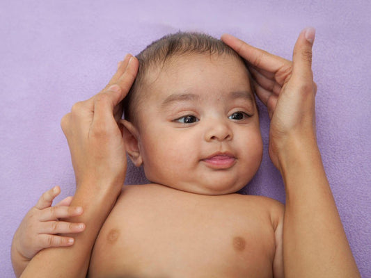 Which oil to apply on baby hair? Here’s What Helps