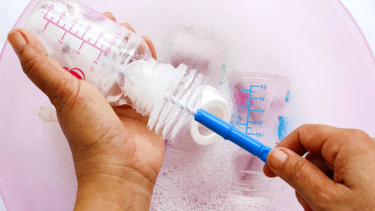 How to Wash Baby Bottles Safely? What Actually Helps