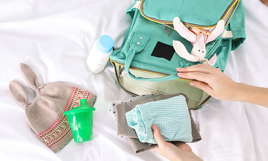 What to pack in a baby diaper bag?